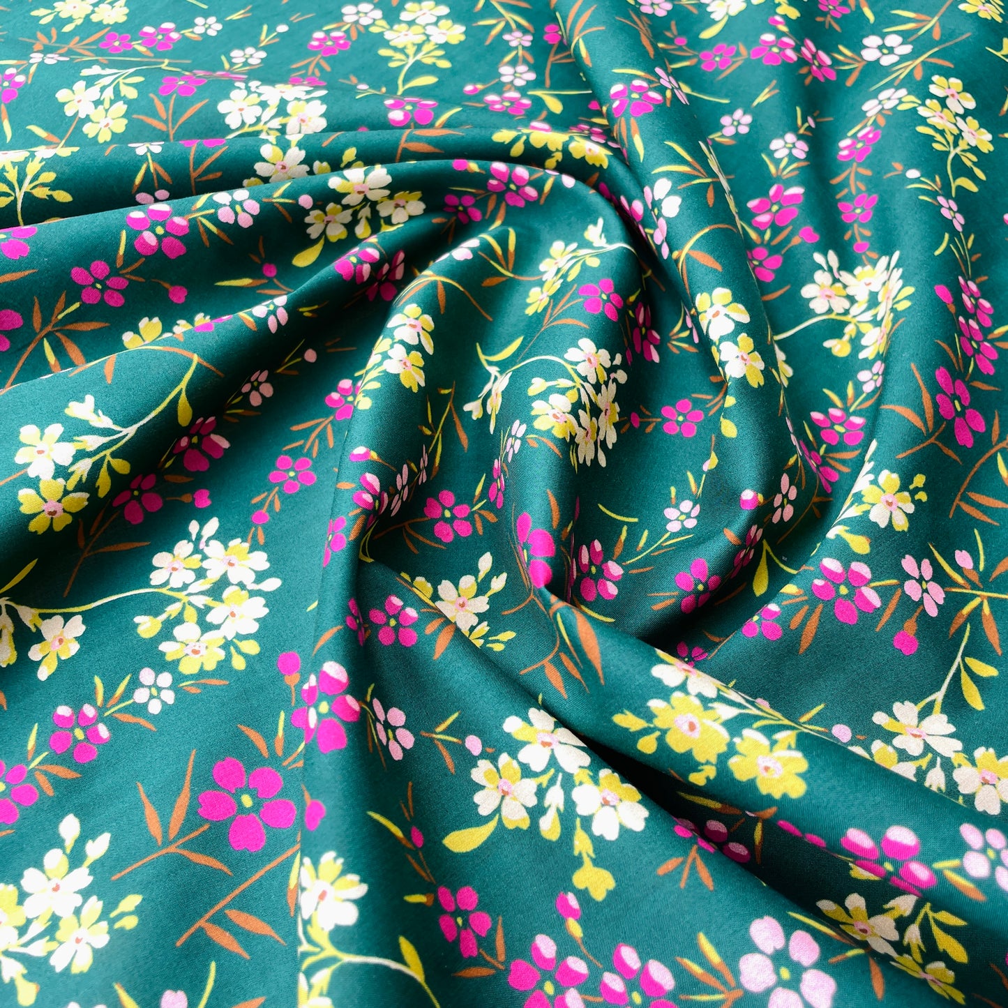 Liberty Fabrics Nocturnal Daisies Z Tana Lawn Cotton