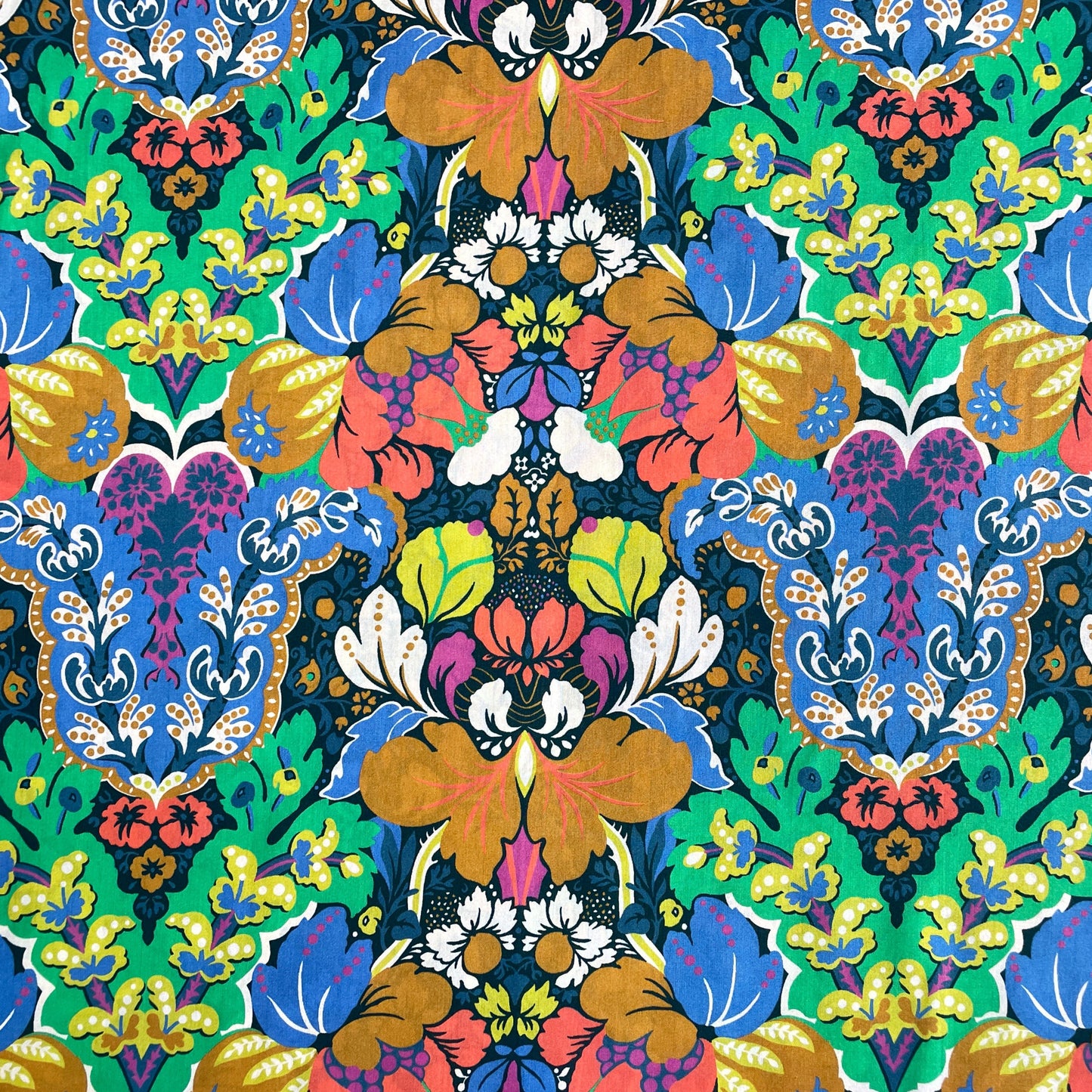 Liberty Fabrics Glastonbury Tanan nurmikon puuvilla