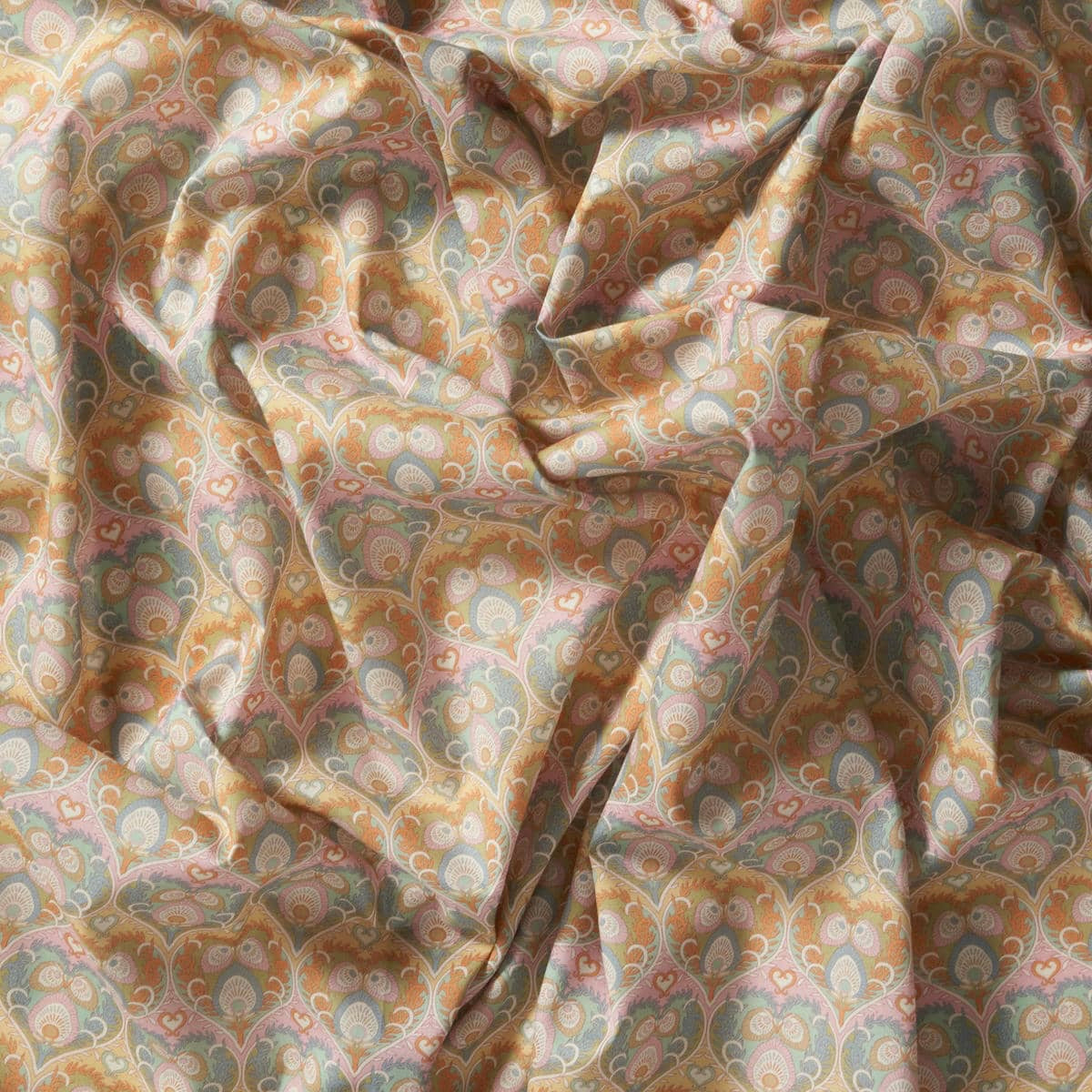 Liberty Fabrics Plume Hearts D Tana Lawn Cotton