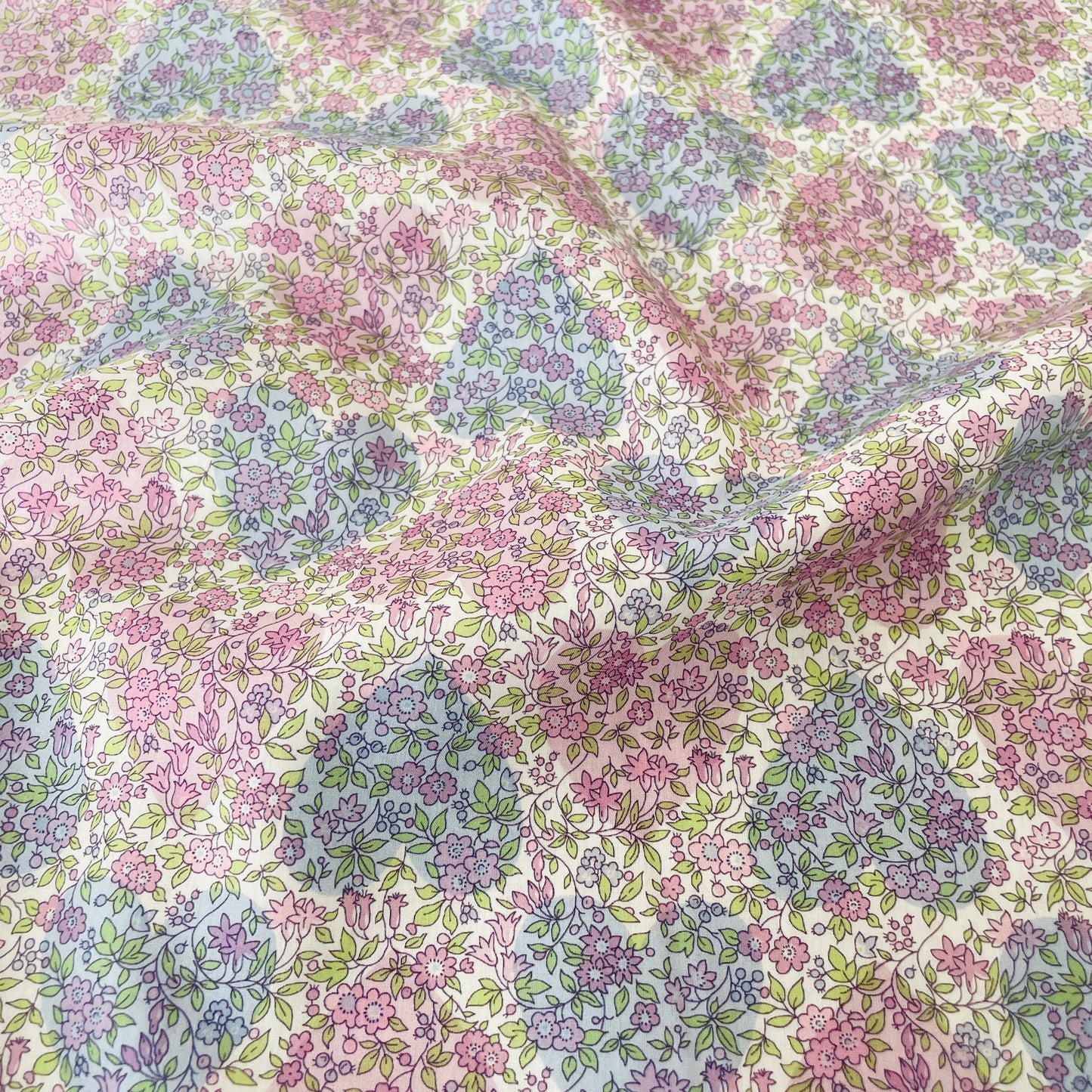 Liberty Fabrics Chamomile Hearts A Tana Lawn Cotton