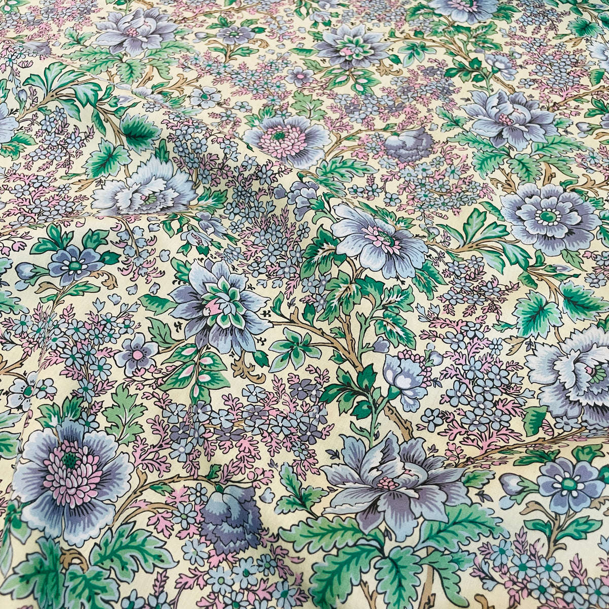 Liberty Fabrics Vine Garden C Tana Lawn Cotton – The Little World of Fabric