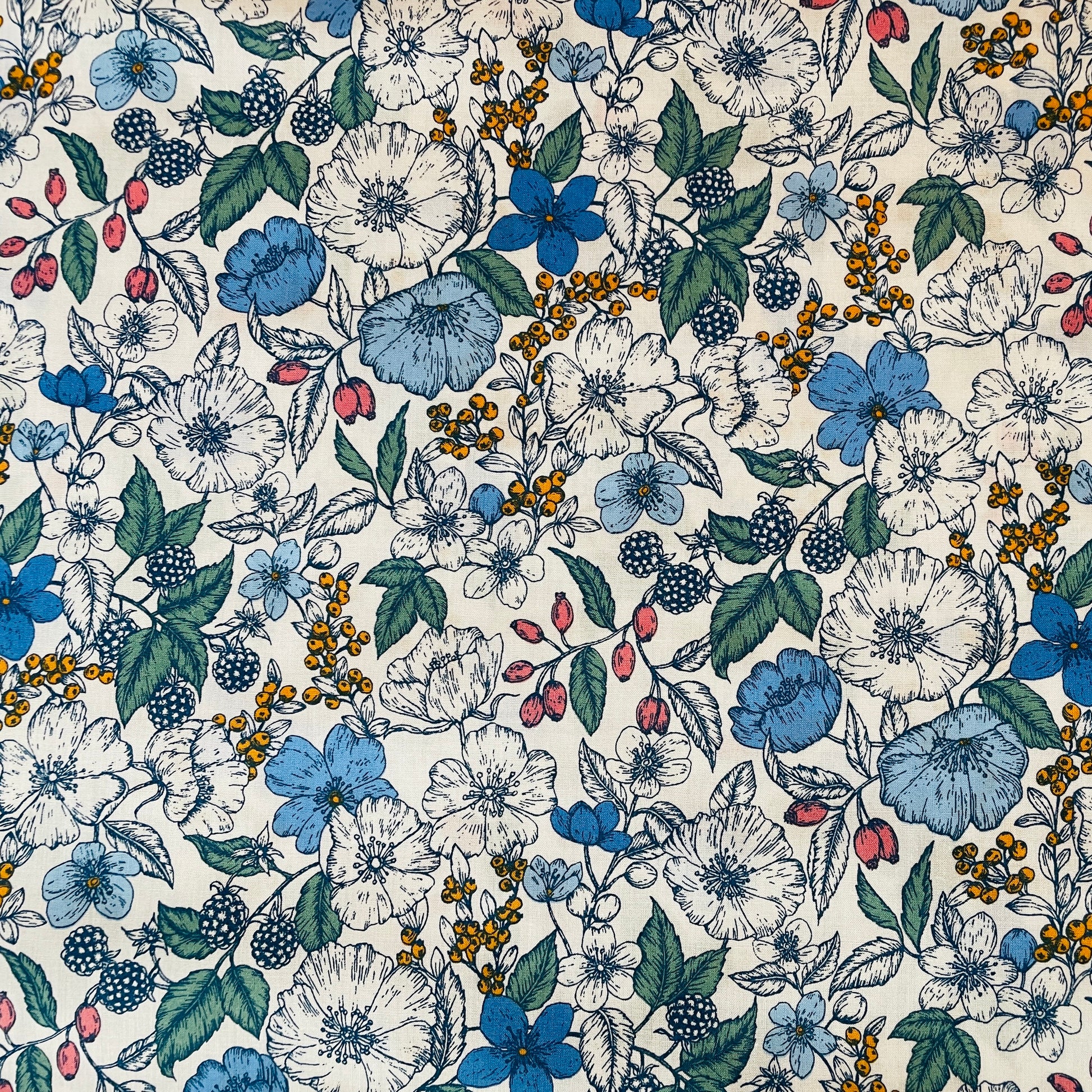 Liberty Fabrics Bramble B Tana Lawn Cotton – The Little World of Fabric