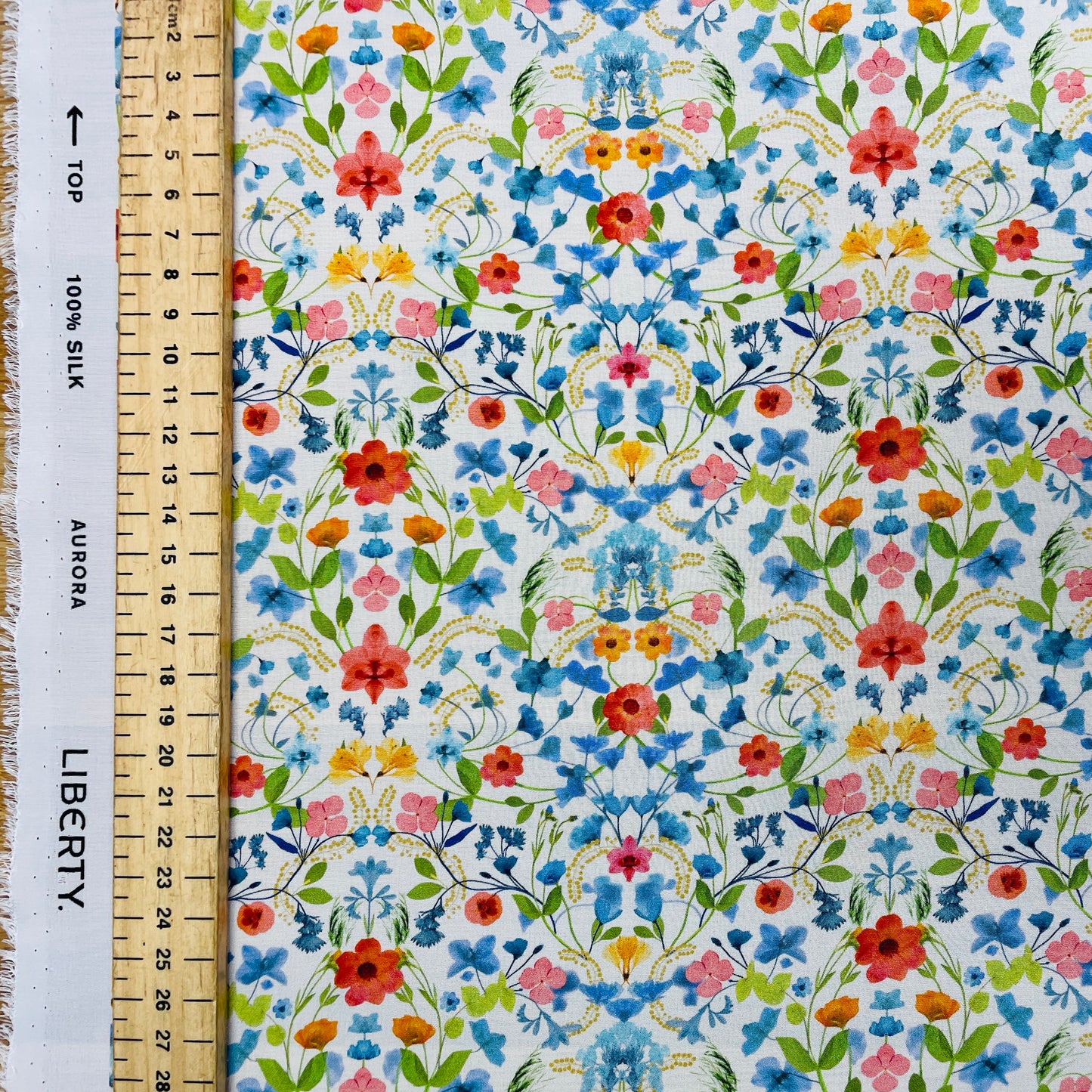 Liberty Fabrics シルククレープデシン オーロラB