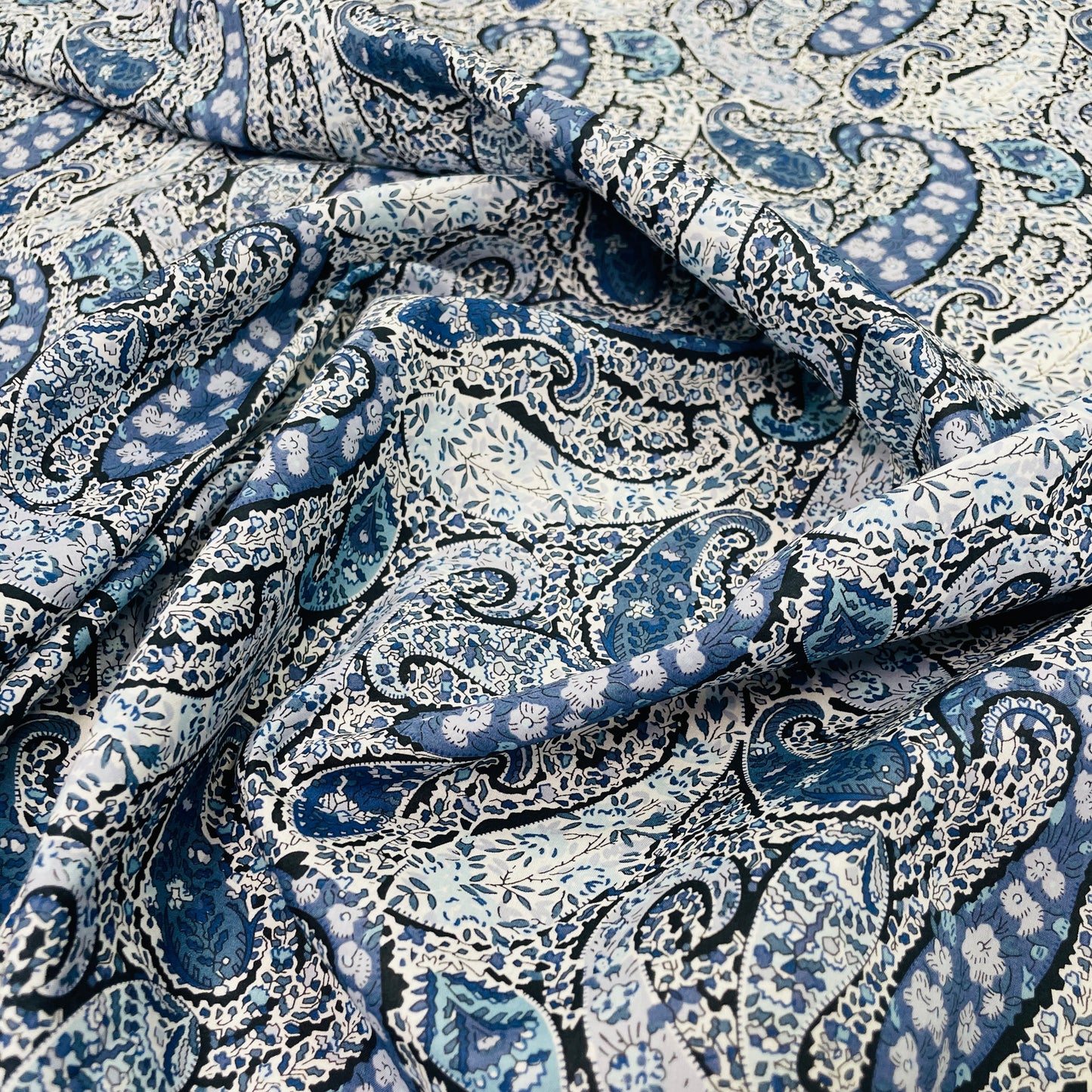 Liberty Fabrics バートンK タナローン™コットン