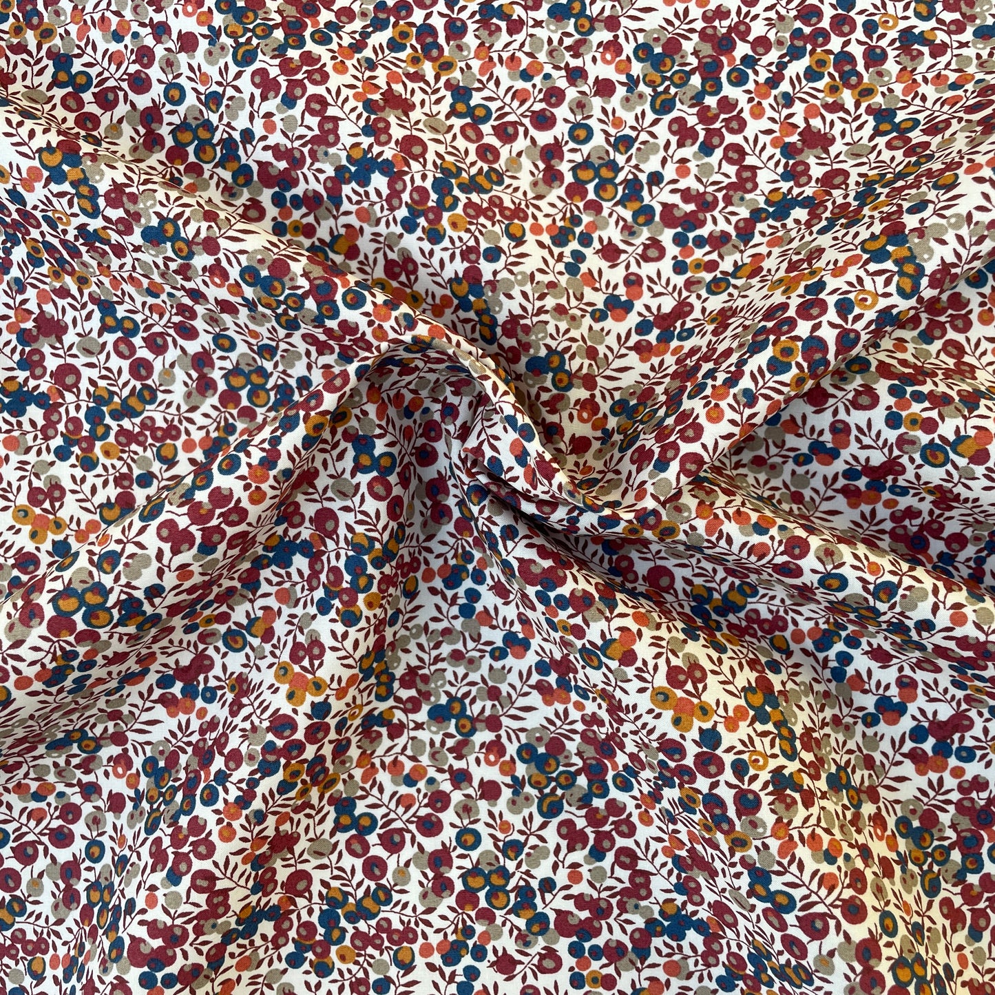 Liberty Fabrics Wiltshire Bud X Piccadilly Poplin