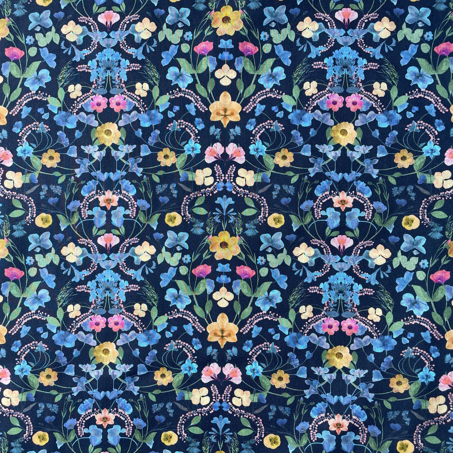 Liberty Fabrics オーロラCタナローンコットン